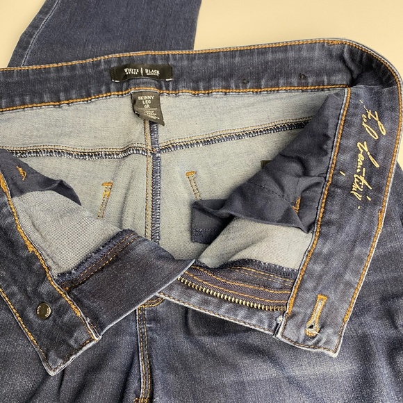 WHBM Dark Wash Distressed Skinny Regular Rise Jeans size 6R - Picture 6 of 12